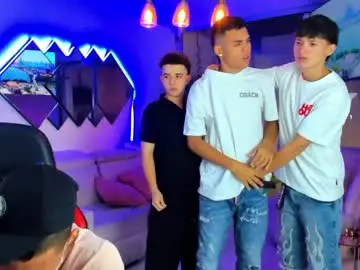 Chaturbate Adult Video Chat of houseofwarrios