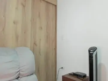 Chaturbate Live Sex Cam of xspecialroomx