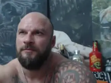 Chaturbate Live Sex Cam of viking_me