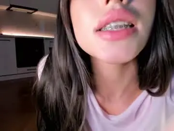 Chaturbate Watch Live Sex Cams of ella_lee15