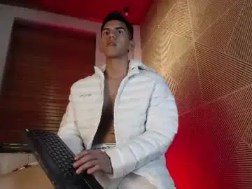 Chaturbate Nude Webcam of lucca_moreti