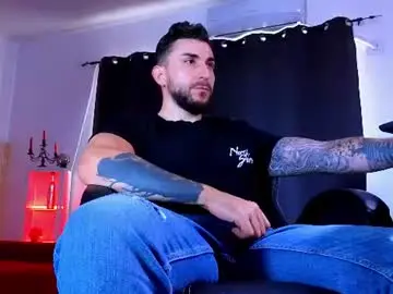 Chaturbate Sex Cam of mightyaaron