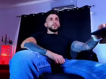 Chaturbate Watch Live Sex Cams of mightyaaron