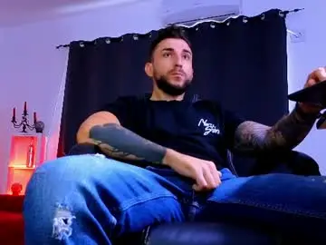 Chaturbate Best live sex cam show of mightyaaron