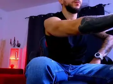 Chaturbate Free Live Porn of mightyaaron