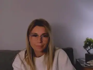 Chaturbate Live Sex Cam of freyanaughty69