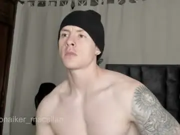 Chaturbate Live Sex Cam of jhonny_macallan