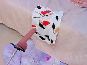 Chaturbate Free Porn Cam of karola_cute_