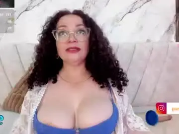 Chaturbate Live Sex Cam of pam_hills