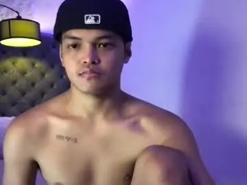 Chaturbate Live Sex Cam of asianhugescott