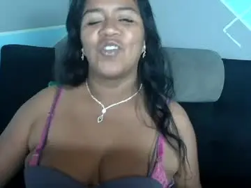 Chaturbate Live Sex Cam of saggil_0385