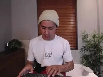 Chaturbate Nude Webcam of andyjoy_