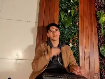 Chaturbate Adult Webcams of andyjoy_