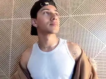 Chaturbate Sex Cam of andyjoy_