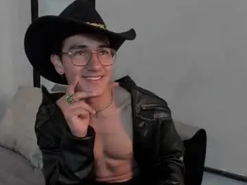 Chaturbate Free Live Porn of andyjoy_