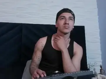 Chaturbate Live Porn of andyjoy_
