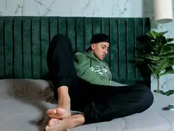 Chaturbate Live Porn of andyjoy_