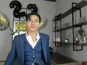 Chaturbate Live Sex Cam of andyjoy_