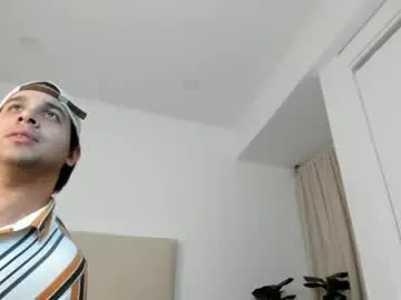 Chaturbate Adult Webcam of latin_boy_surprise
