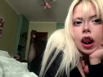 Chaturbate Sex Cam of shemikaneverson