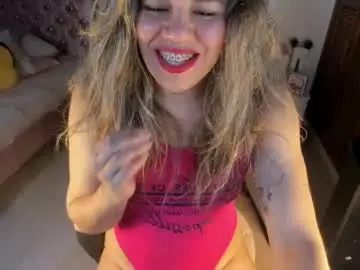 Chaturbate Live Sex Cam of blondy_blows69