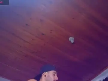 Chaturbate Live Sex Cam of giomar_reyes