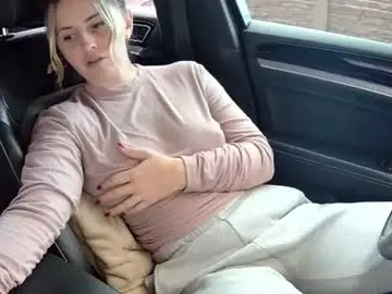 Chaturbate Free Live Porn of georgiapeachgirl