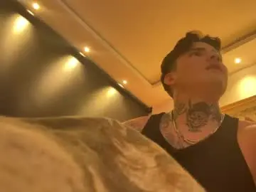 Chaturbate Live Sex Cam of dantecoppolaa