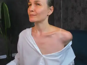 Chaturbate Nude Webcam of lillian_white1