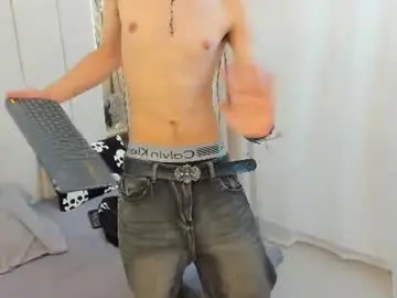 Chaturbate Nude Webcam of alan__brook