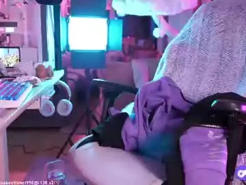 Chaturbate Live Sex Cam of misshowl