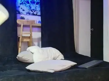 Chaturbate Live Porn of paisas_horny