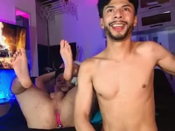Chaturbate Live Sex Cam of paisas_horny