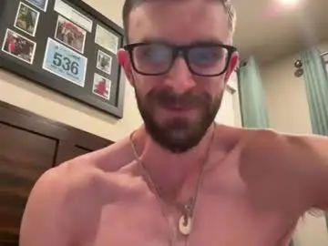 Chaturbate Nude Webcam of hungrunner24