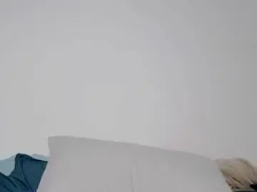 Chaturbate Live Sex Cam of 10in_deluxe