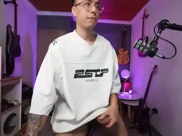 Chaturbate Free Porn Cam of bigxboy96
