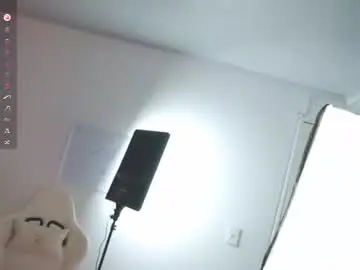 Chaturbate Watch Live Sex Cams of cristal_bunny