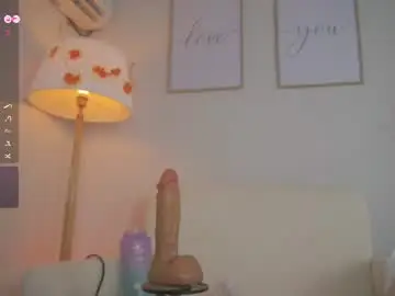 Chaturbate Live Sex Cam of cristal_bunny