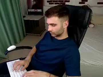 Chaturbate Live Sex Cam of kyloeast