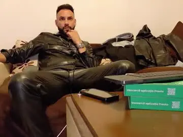 Chaturbate Live Porn of master_roberto333