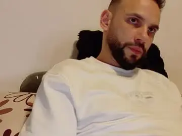 Chaturbate Best live sex cam show of master_roberto333