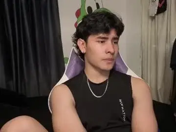 Chaturbate Live Sex Cam of j_u_p_i_t_e_r