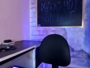 Chaturbate Live Sex of milenahot__69
