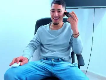 Chaturbate Live Sex Cam of chandler_kenji