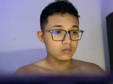Chaturbate Best live sex cam show of chriis_18