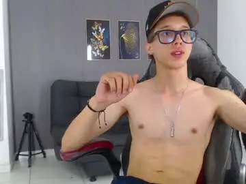Chaturbate Watch Live Sex Cams of skinny_bigcock20