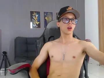 Chaturbate Live Sex of skinny_bigcock20
