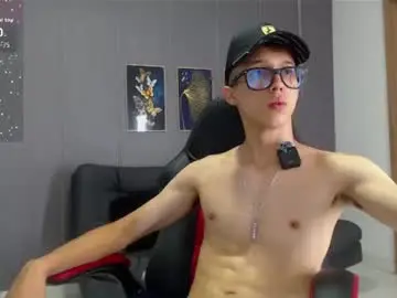 Chaturbate Watch Live Sex Cams of skinny_bigcock20