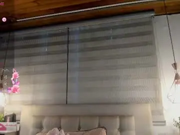 Chaturbate Live Sex Cam of cristal__hot_1