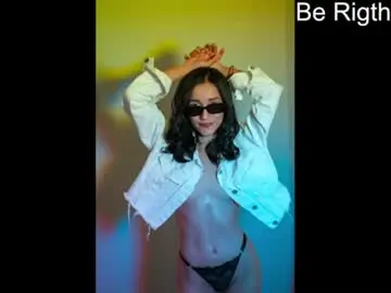 Chaturbate Live Sex Cam of violetta_keller
